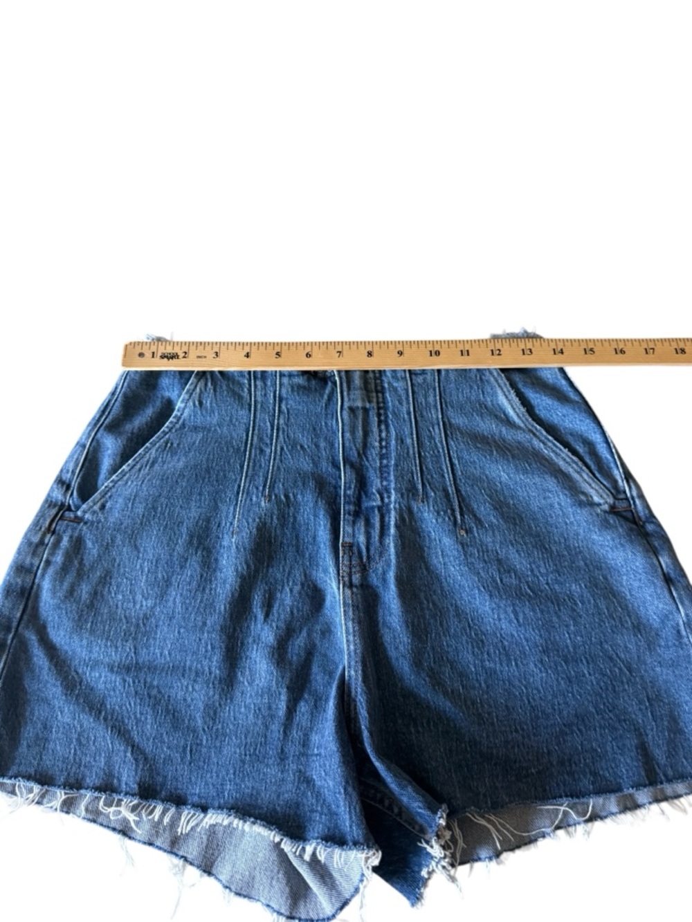 Hudson The Harlow Darted Short in Lookout high-rise style trouser style shorts - Picture 7 of 16